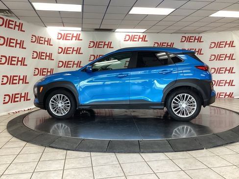 Used 2021 Hyundai Kona SEL Plus w/ Cargo Package FWD image 4