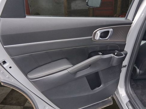 Used 2024 Kia Sorento SX FWD image 10