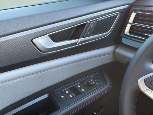 New 2026 Volkswagen Atlas Peak Edition AWD/4WD image 15