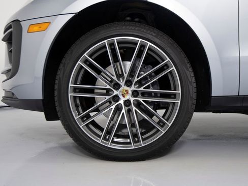 Certified 2026 Porsche Macan AWD/4WD image 14