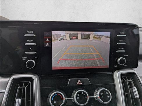Used 2023 Kia Sorento LX image 14