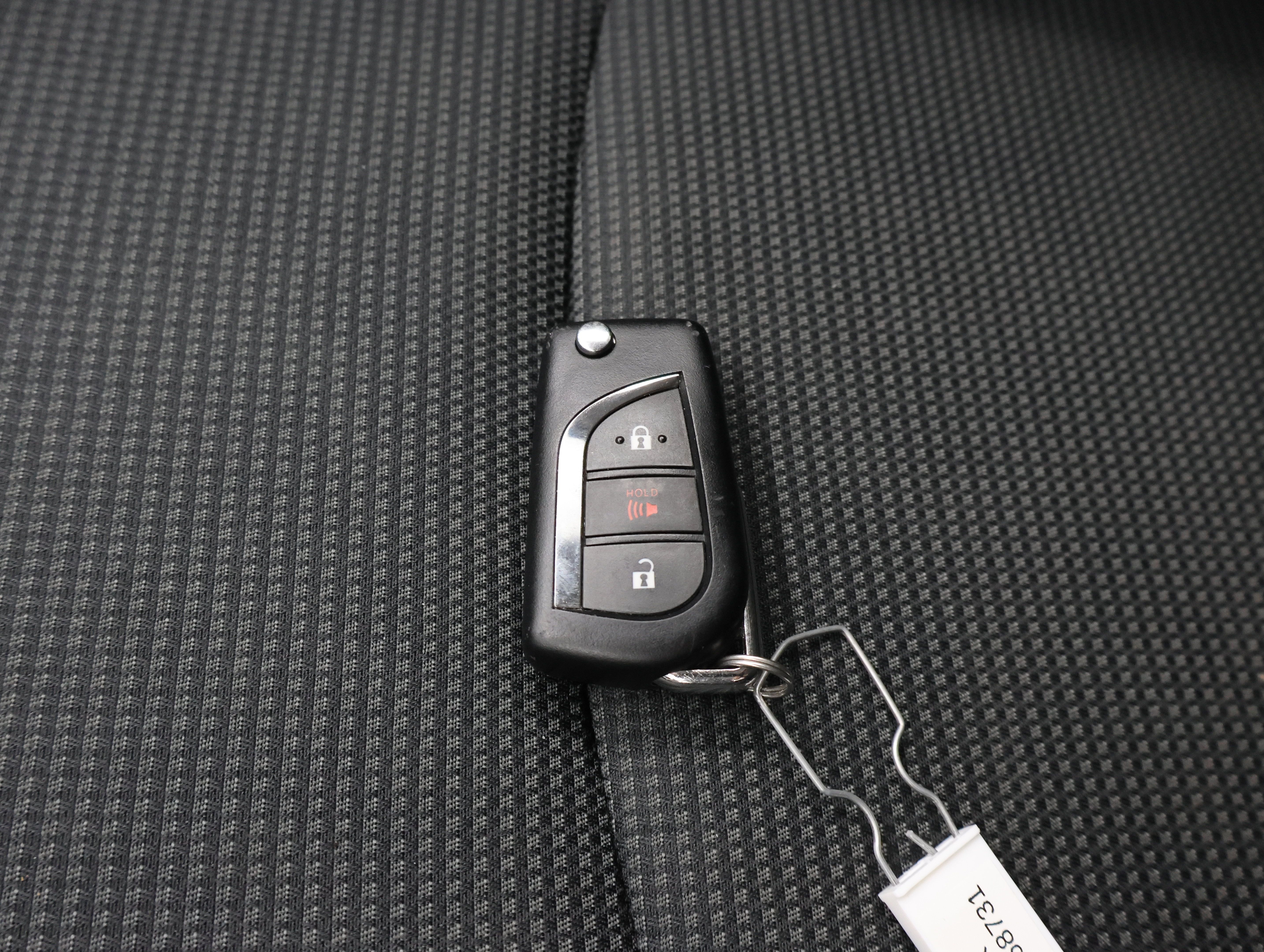 Used 2025 Toyota RAV4 LE AWD/4WD image 51