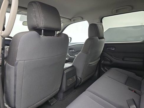 Used 2025 Nissan Frontier SV image 36