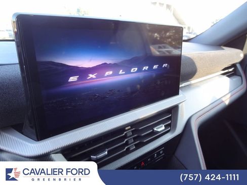 Used 2026 Ford Explorer ST-Line w/ ST-Line Street Pack AWD/4WD image 8