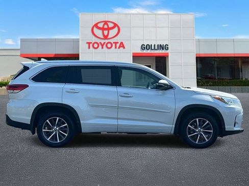 Used 2018 Toyota Highlander XLE w/ Protection Package #3 AWD/4WD image 6