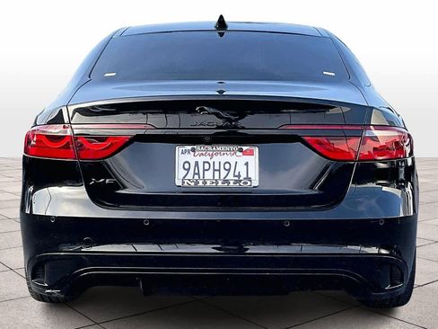 Used 2022 Jaguar XF SE image 7