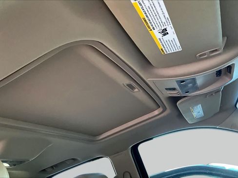 Used 2013 Cadillac Escalade Luxury RWD image 13