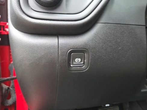 Used 2023 Chevrolet Silverado 1500 Custom image 40