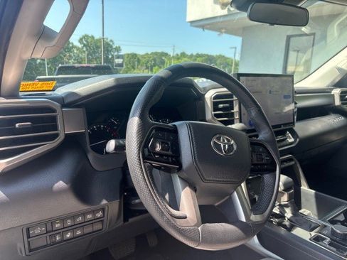 Used 2022 Toyota Tundra SR5 w/ SR5 Premium Package AWD/4WD image 11