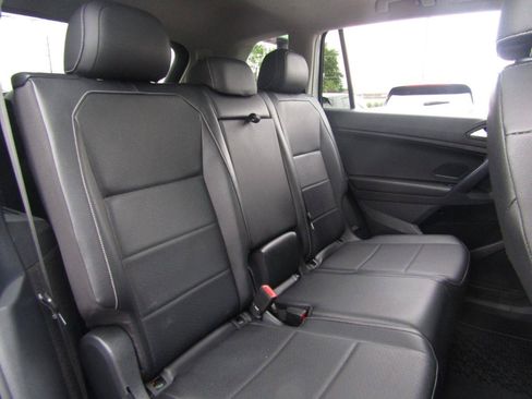 Used 2021 Volkswagen Tiguan SE w/ Panoramic Sunroof Package AWD/4WD image 22