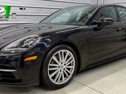 Used 2018 Porsche Panamera 4 image 1