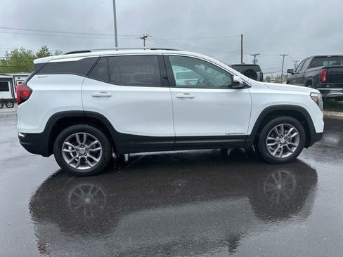 Used 2023 GMC Terrain SLT w/ Tech Package AWD/4WD image 6