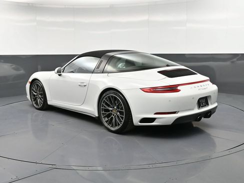 Certified 2019 Porsche 911 Targa 4 AWD/4WD image 3