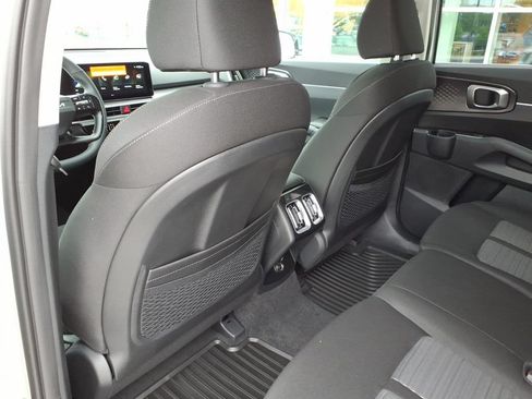 New 2026 Kia Sorento LX FWD image 10