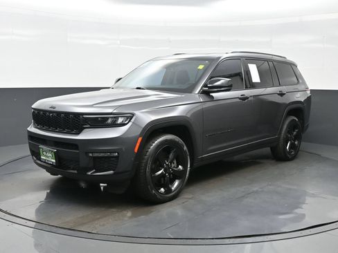 Used 2022 Jeep Grand Cherokee L Limited w/ Luxury Tech Group II AWD/4WD image 2