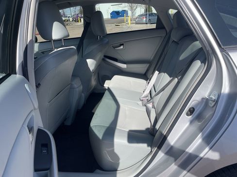 Used 2015 Toyota Prius Four w/ Deluxe Solar Roof Package image 13