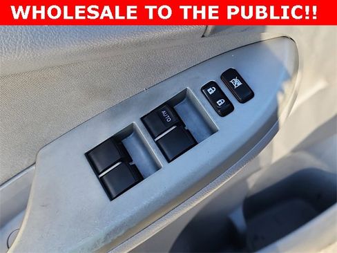 Used 2012 Toyota Corolla LE image 11