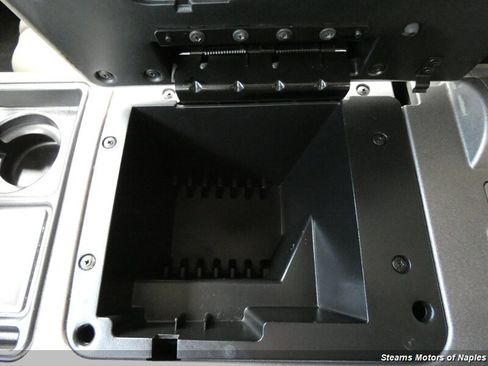 Used 2003 HUMMER H2 w/ Preferred Equipment Group image 34