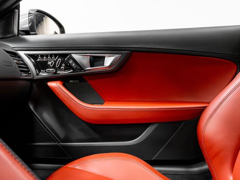 Used 2016 Jaguar F-TYPE S image 11