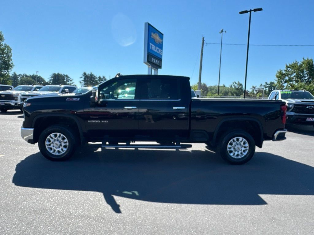 Used 2024 Chevrolet Silverado 2500 LTZ w/ LTZ Plus Package AWD/4WD image 11