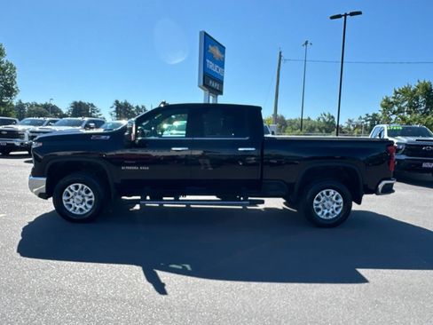Used 2024 Chevrolet Silverado 2500 LTZ w/ LTZ Plus Package AWD/4WD image 11