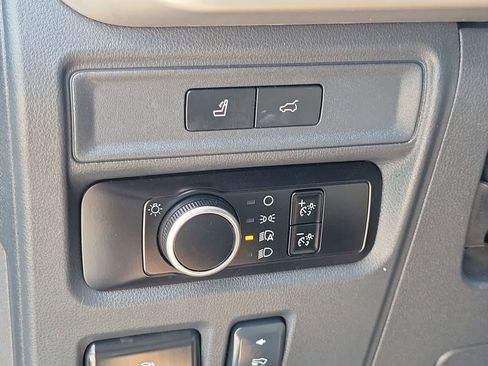 Used 2024 Ford Expedition XLT AWD/4WD image 30