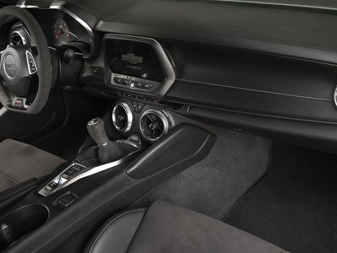 Used 2019 Chevrolet Camaro SS RWD image 16
