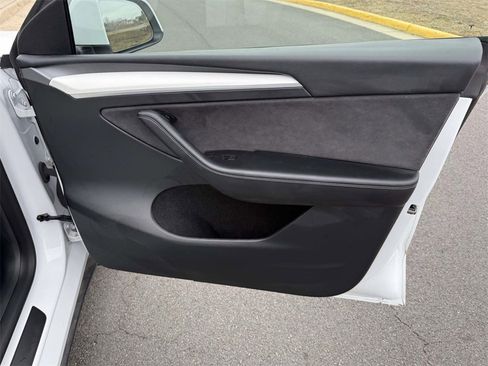 Used 2023 Tesla Model Y Long Range image 16