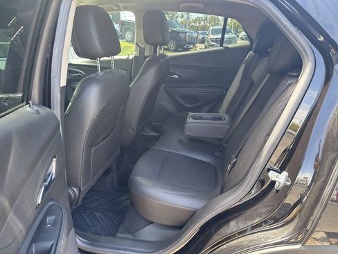 Used 2022 Buick Encore Preferred w/ Safety Package II AWD/4WD image 21