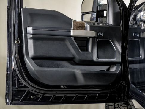 Used 2019 Ford F250 Lariat w/ Lariat Ultimate Package image 34