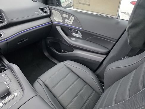 New 2026 Mercedes-Benz GLS 580 4MATIC image 28