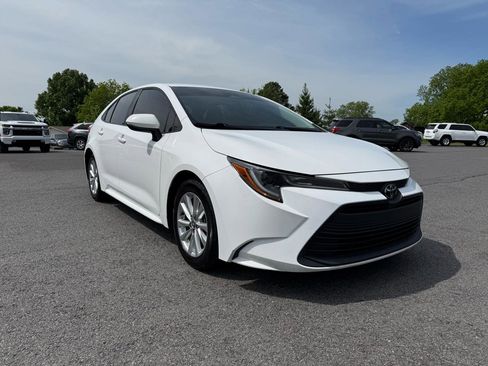 Used 2023 Toyota Corolla LE w/ LE Convenience Package image 8