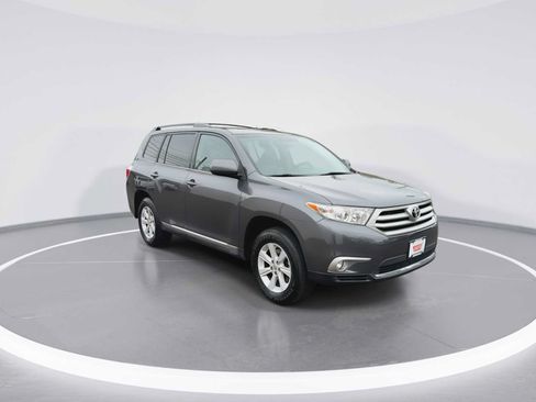 Used 2013 Toyota Highlander SE AWD/4WD image 2