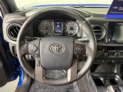 Used 2017 Toyota Tacoma TRD Off-Road w/ Tow Package RWD image 15