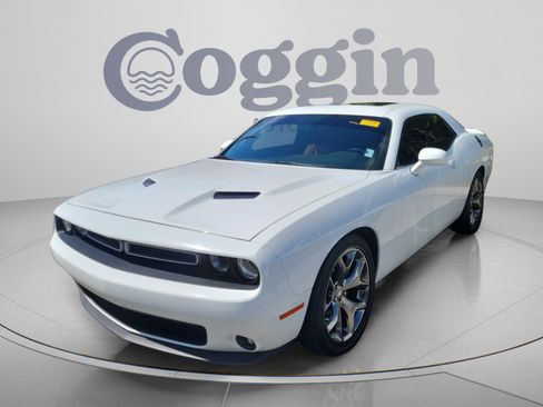 Used 2016 Dodge Challenger SXT Plus RWD image 1