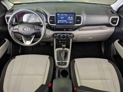Used 2025 Hyundai Venue SEL FWD image 24