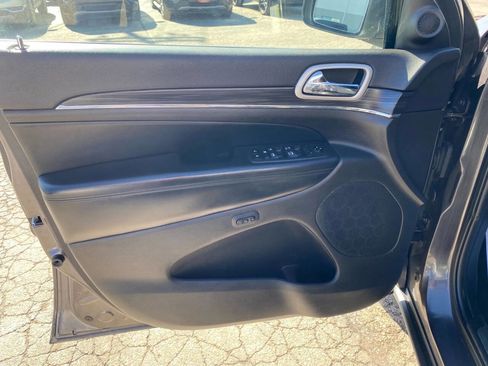 Used 2020 Jeep Grand Cherokee Limited w/ Luxury Group II image 4