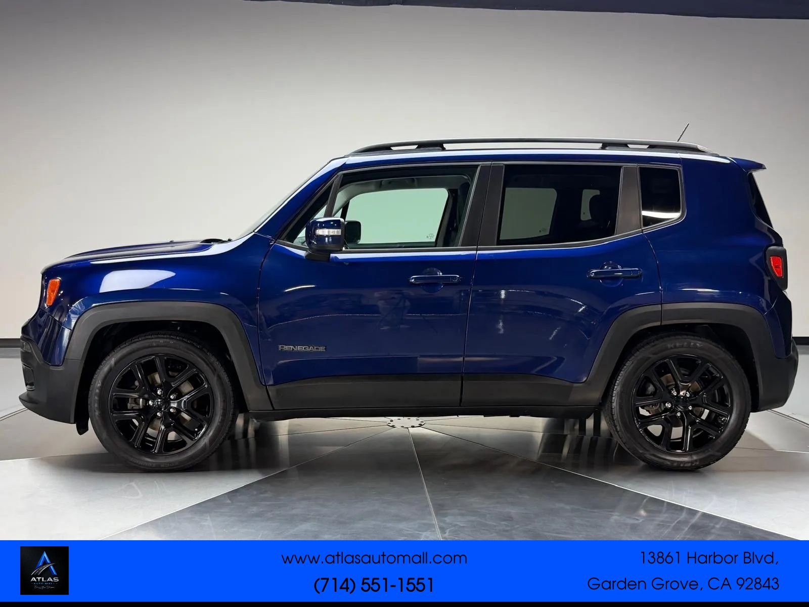 Used 2017 Jeep Renegade Altitude FWD image 4