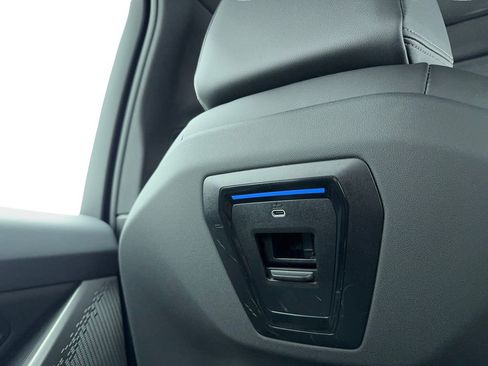 Used 2024 BMW 530i image 25