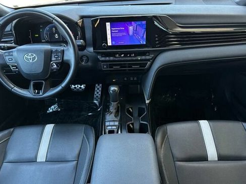 Used 2025 Toyota Camry SE FWD image 13
