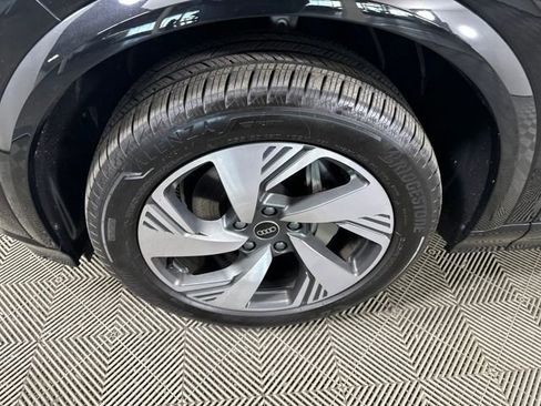 Used 2025 Audi Q6 e-tron Premium Plus image 10