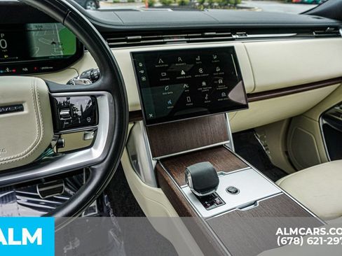 Used 2025 Land Rover Range Rover Long Wheelbase SE AWD/4WD image 33