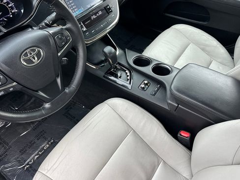 Used 2016 Toyota Avalon XLE image 10