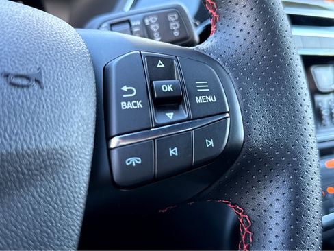 Used 2025 Ford Escape ST-Line image 17