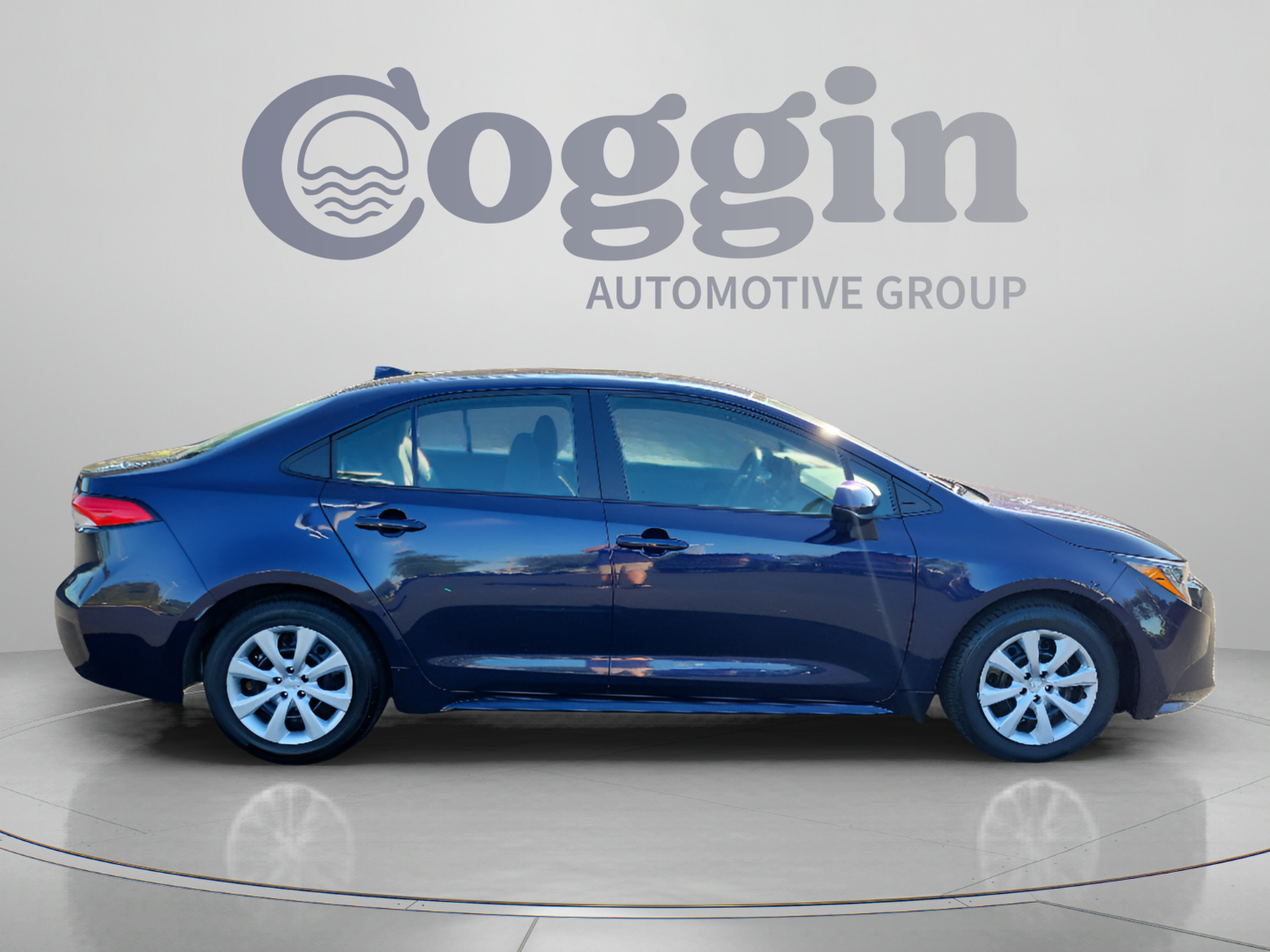 Used 2025 Toyota Corolla LE FWD image 4