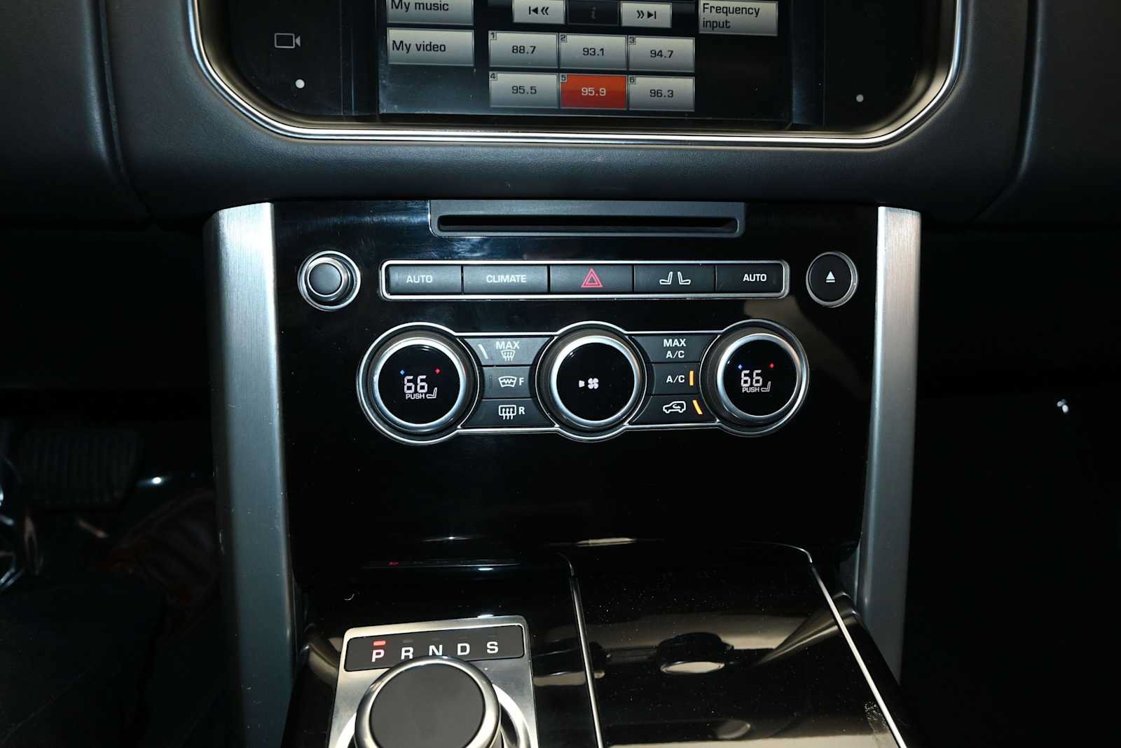 Used 2016 Land Rover Range Rover HSE AWD/4WD image 14