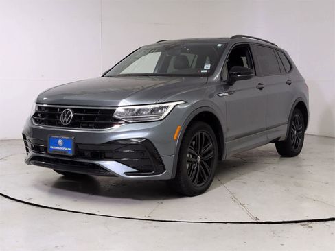 Certified 2022 Volkswagen Tiguan SE R-Line image 1