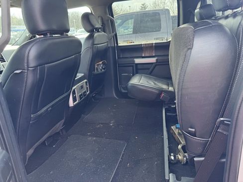 Used 2019 Ford F150 Lariat w/ Trailer Tow Package image 9