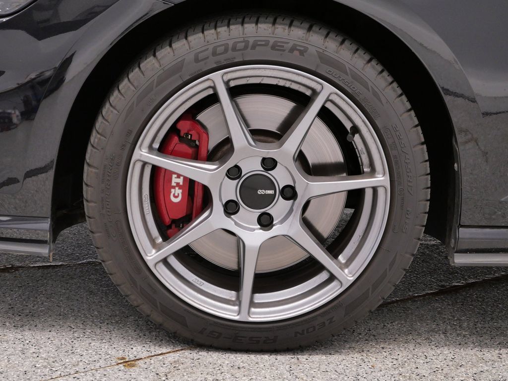 Used 2020 Volkswagen GTI SE FWD image 11