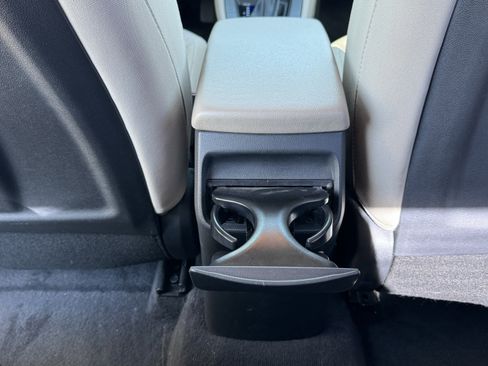 Used 2018 Hyundai Elantra SEL image 32